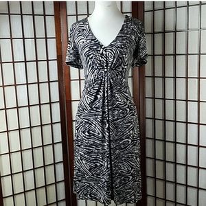 DAISY FUENTES- Large- Abstract Short Sleeve Dress